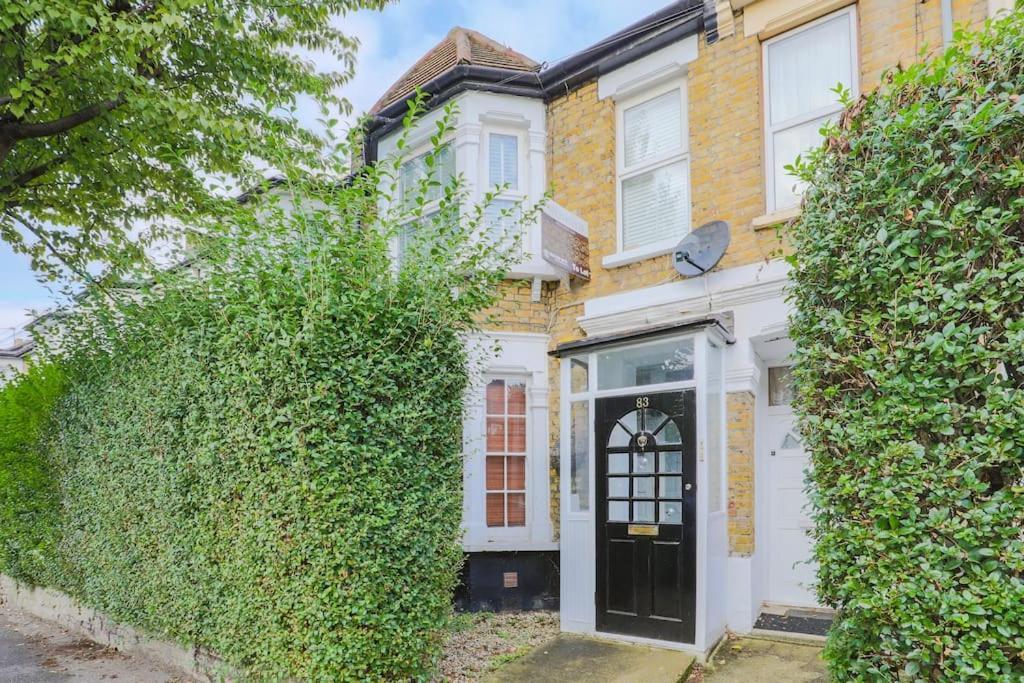 2 Bed Garden Flat Leyton Village Londra Dış mekan fotoğraf