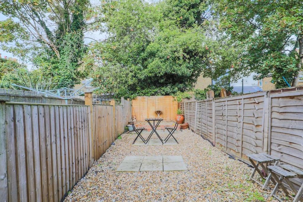 2 Bed Garden Flat Leyton Village Londra Dış mekan fotoğraf